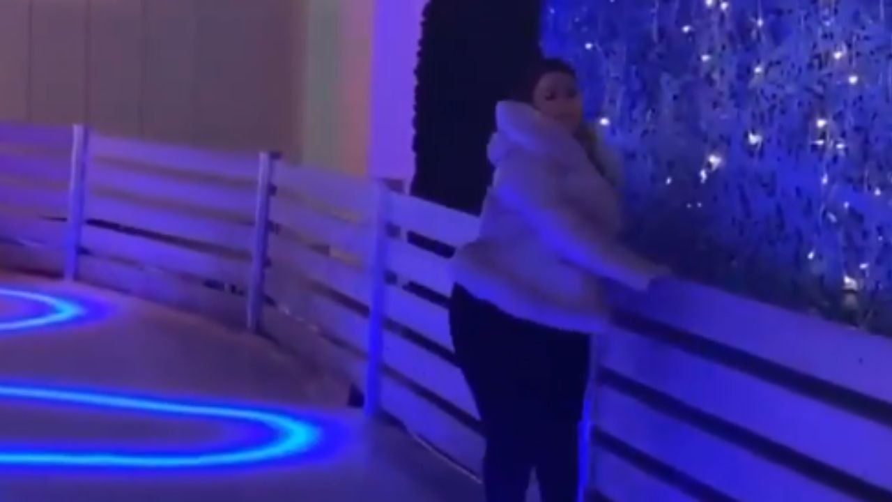 Girl trying her hand at Ice skating fails horribly at it *Hilarious Fail*