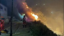 رجال الإطفاء الإسبان يكافحون حرائق الغابات في فالنسيا