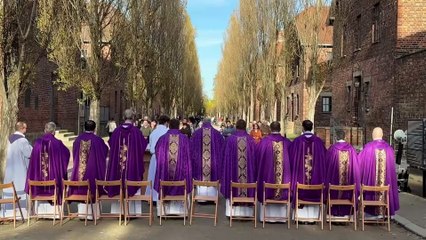 Oświęcim - msza zaduszkowa w obozie KL Auschwitz