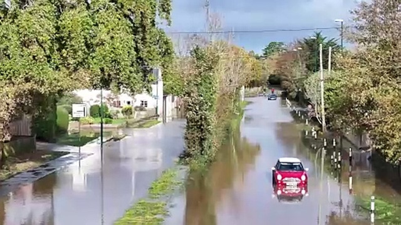 WATCH: Storm Ciarán causes major flooding on A29 in Bognor