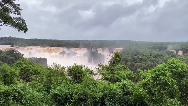 Vazão d’água nas Cataratas está em 10 milhões de litros por segundo