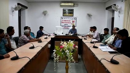 शादी समारोह व जन्मदिन के कार्डों पर मतदान की तिथि करें अंकित