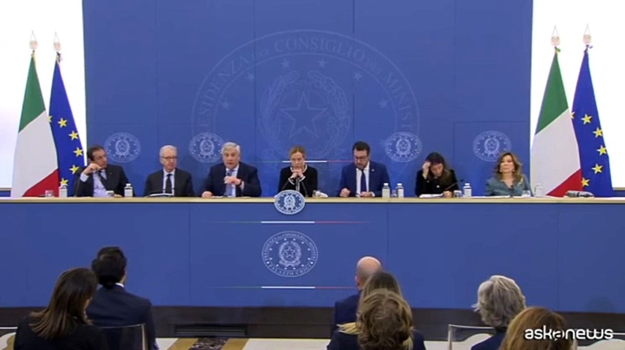 Tajani: sette italiani con i familiari sono usciti da valico Rafah