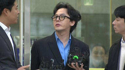 4시간만에 첫 조사 마친 권지용 "간이 검사 음성...웃다가 조사 끝나" / YTN