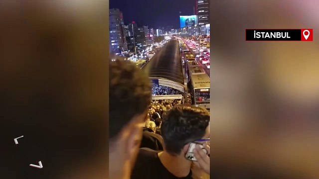 Mecidiyeköy metrobüs durağında şüpheli paket izdihamı