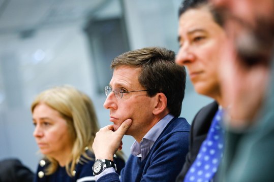 Almeida no da crédito del cuajo de Reyes Maroto y carga contra el pacto de Sánchez