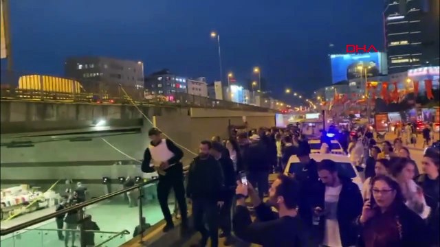 MECİDİYEKÖY METROBÜS DURAĞINDA ŞÜPHELİ PAKET ALARMI - 1