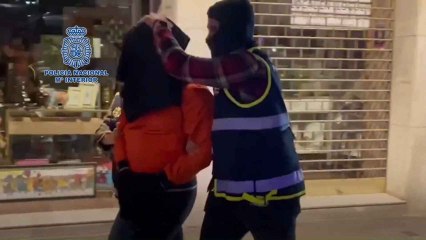 La Policía difunde un vídeo de la operación en la que han detenido a un joven por incitar a la yihad