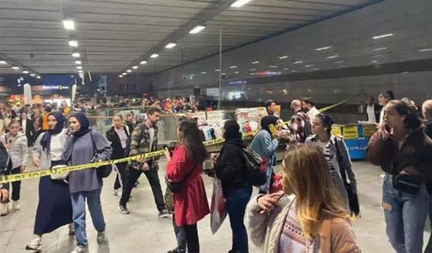 Mecidiyeköy metrobüs durağında şüpheli paket alarmı