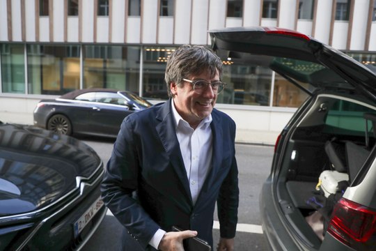 Todas las miradas en Puigdemont: continúa el camino hacia la amnistía con los ataques de la derecha
