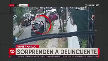 Sorprenden a un delincuente intentando robar cosas del interior de vehículo en el primer anillo