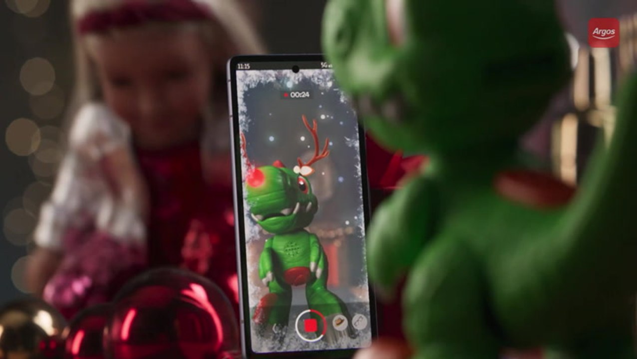 Argos Christmas advert captures toy characters in amusing family moment everyone has experienced