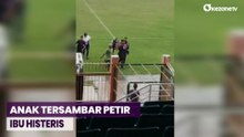 Main Bola di Stadion Kota Bojonegoro, Pelajar Tersambar Petir
