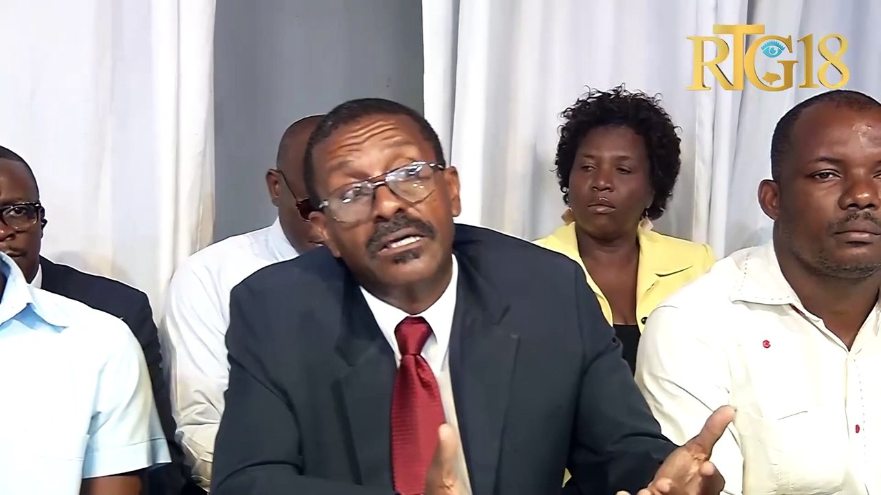 20000 elèv ki soti nan 14 lekòl piblik poko rantre lekòl akoz lokal lekòl yo ki gen moun loje ladann