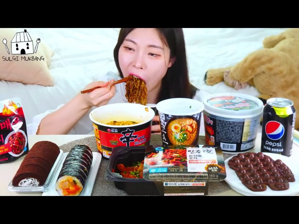ASMR MUKBANG| Black Convenience store(Fire spicy Tteokbokki, Shin Ramen, Black bean cup noodles).