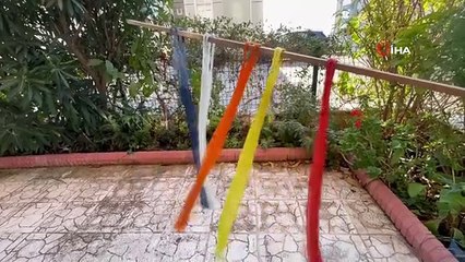 86 yaşındaki Hasan Ersoy, balık ipinden pazar çantası yapmaya devam ediyor