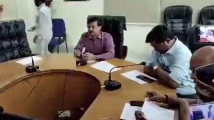 नीमच: निर्वाचन को लेकर कलेक्टर ने दी जानकारी,जानिए अब मैदान में है कितने प्रत्याशी