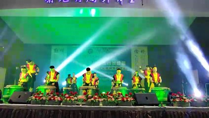 哥市中正中学校庆联欢宴． 筵开110席 爆满