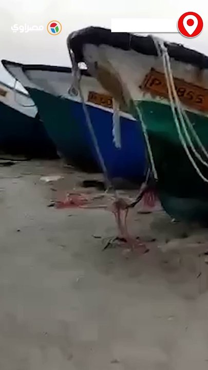 طائرات الاحـ ـتـ ـلال تدمر مراكب صيد بميناء الصيادين في غزة