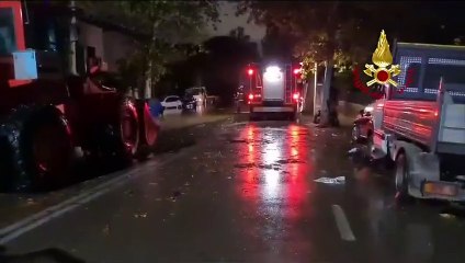 Gli interventi dei vigili del fuoco. In azione senza sosta / Video