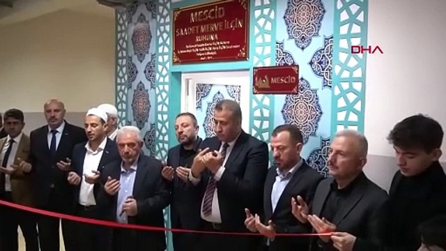 Depremde hayatını kaybeden akademisyenin ismi okulda mescide verildi