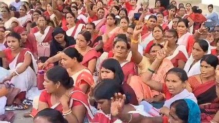 भागलपुर: आंगनबाड़ी सेविका अपनी मांगों को लेकर लगातार कर रही प्रदर्शन