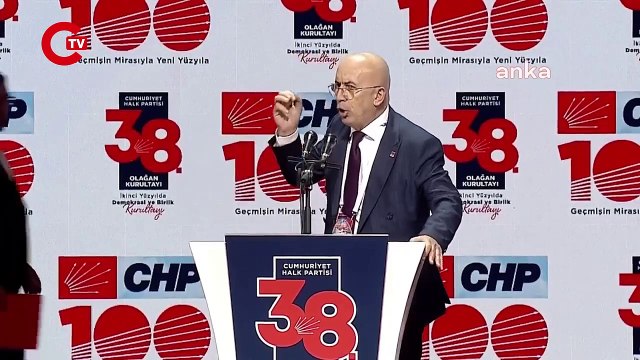 Tansiyon yükseldi! Ümit Erkol konuşması sırasında yuhalandı: Özgür Özel'e bir tavsiyem var…