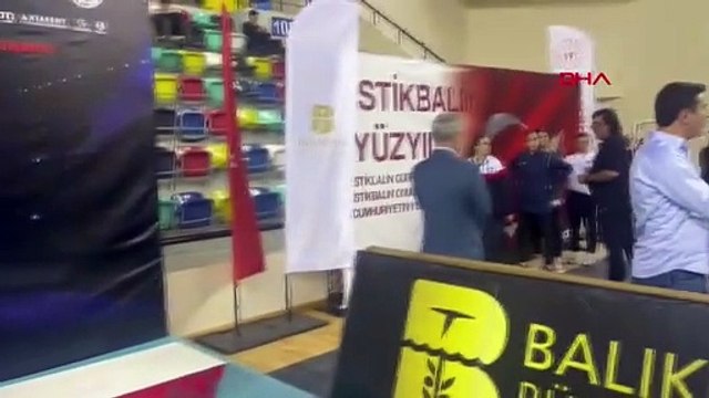 Diyarbakırlı Milli Sporcu Sena Kızılaslan Türkiye Karate Şampiyonası'nda birinci oldu