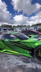 Olha esse Corvette extremamente modificado, curtiu?... 
