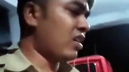 Video: स्टेशन प्रभारी की दबंगई, ऑन कैमरा फायरमैन को पीटा, कुल्हाड़ी मारी