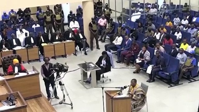 Gine'nin eski Cumhurbaşkanı Dadis Camara, cezaevinden firar etti