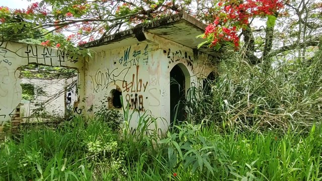 SUPOSTA CASA ABANDONADA, ALGUÉM PASSOU POR ALI