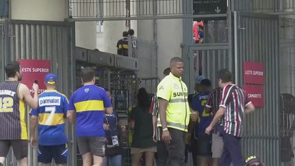 Torcedores chegam ao Maracanã para a final da Libertadores