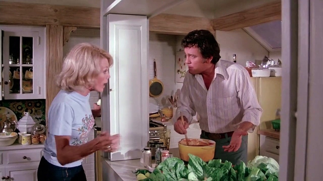 POLICE WOMAN - Series 1 - Episode 8 - "Flowers of Evil"