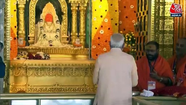 PM Modi offer prayers at Bamleshwari temple in Chhattisgarh