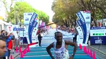 SPORTS Panuel Mkungo a remporté le 45e marathon d'Istanbul dans la catégorie hommes et Béatrice Cheptoo a gagné dans la catégorie femmes.