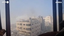 Gaza, colpito edificio vicino ospedale al-Quds