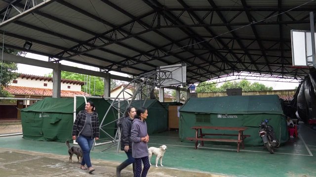 Paraguayans evacuees seek shelter amid flooding due to El Nino