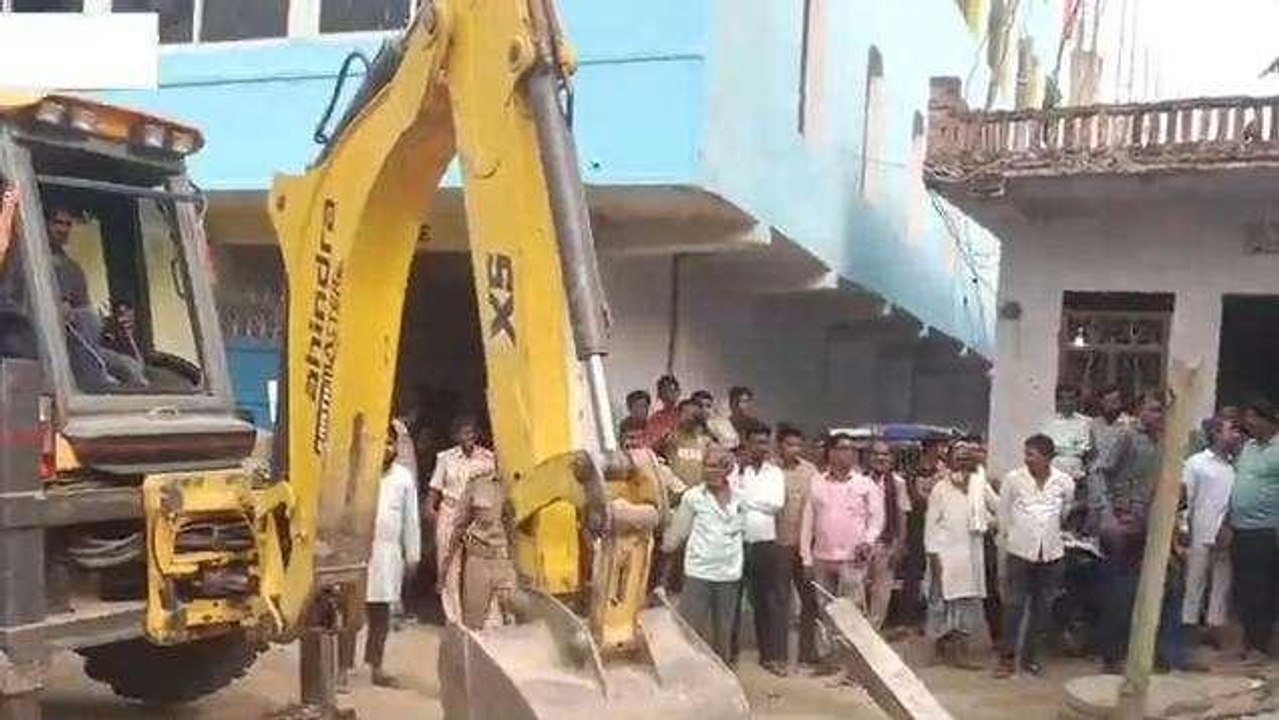 मधेपुरा: शहर को अतिक्रमण से मुक्त कराने को लेकर प्रशासन का चला बुलडोजर