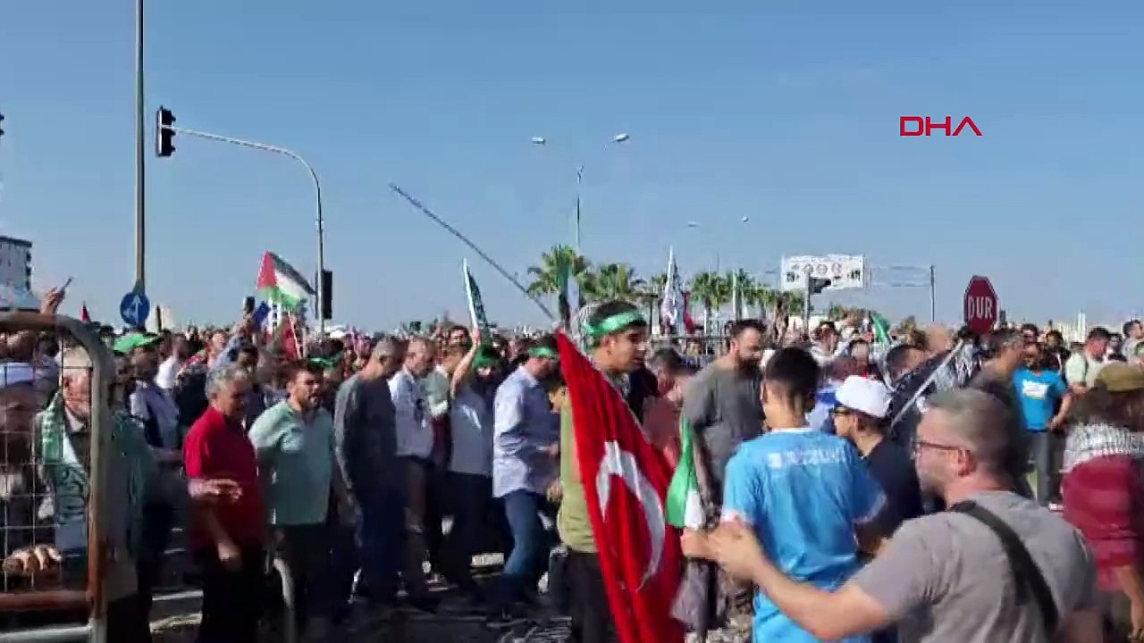 İncirlik Hava Üssü'ne protesto gösterisi