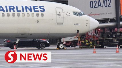 Hamburg airport remains closed as police deal with 'hostage situation'