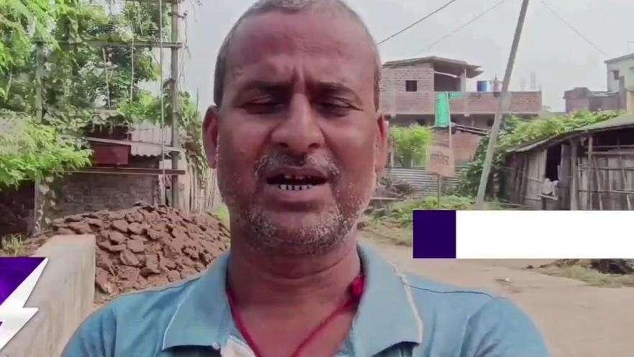 सहरसा: घटिया सड़क निर्माण का ग्रामीणों ने किया विरोध, जांच की उठाई मांग