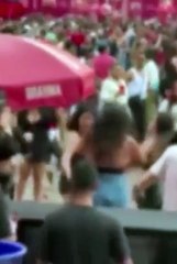 VÍDEO: Mulheres trocam socos durante show de Claudia Leitte