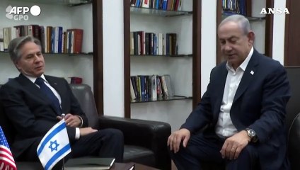 Israele, stretta di mano tra Netanyahu e Blinken