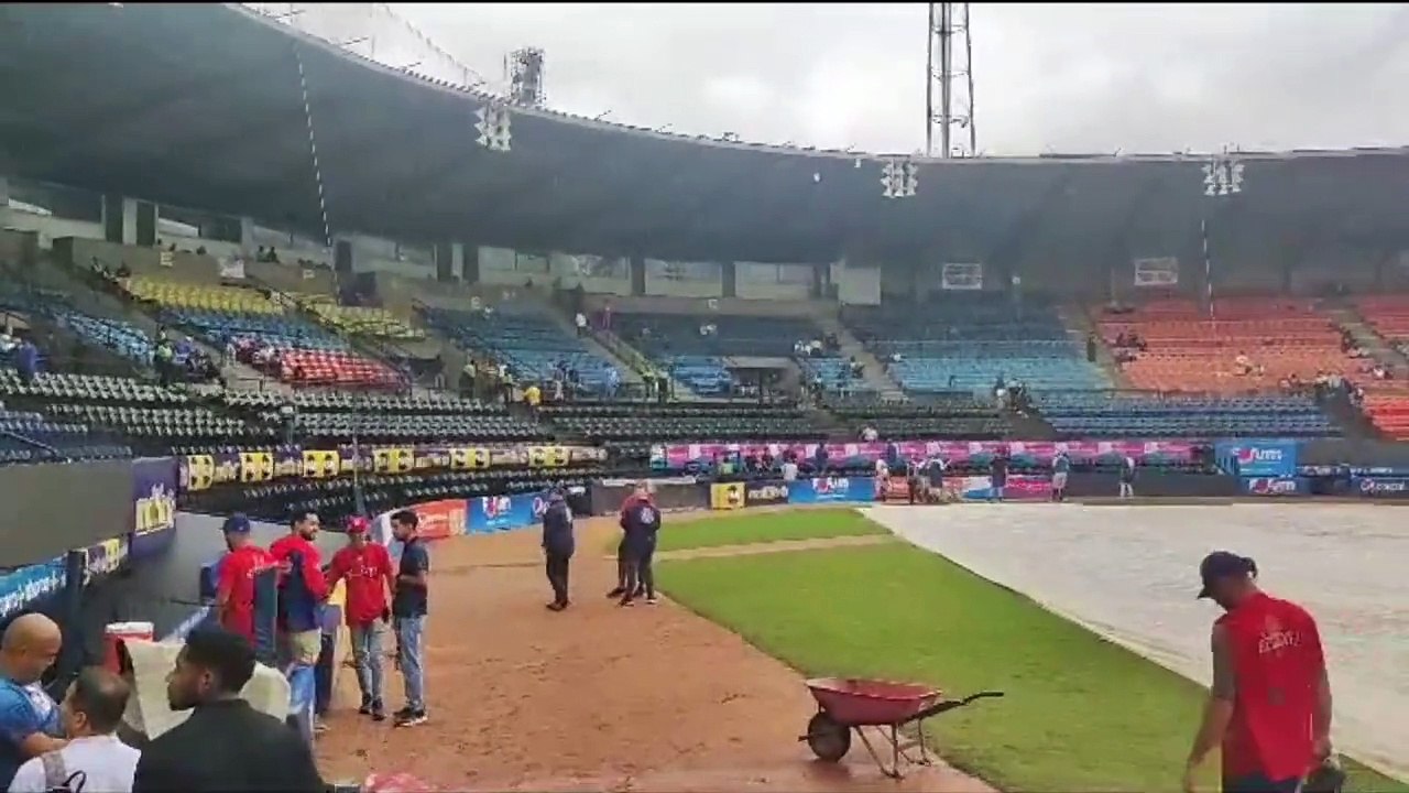 LVBP: Calentamiento de los Tiburones de La Guaira