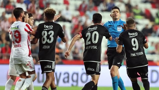 Son Dakika: Kara Kartal ağır yaralı! Beşiktaş, Antalyaspor'a 10 yıl sonra yenildi