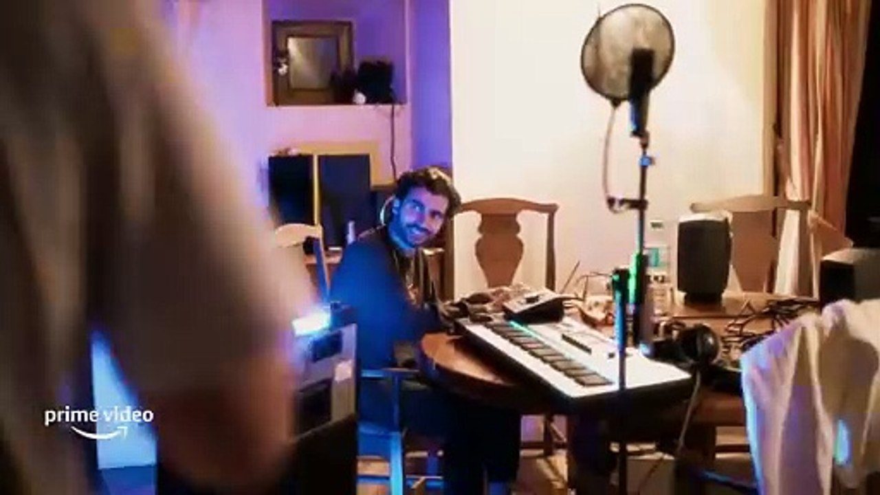 Apache bleibt gleich Offizieller Trailer | Prime Video