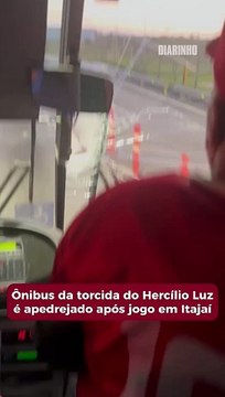 Ônibus da torcida do Hercílio Luz é apedrejado após jogo em Itajaí