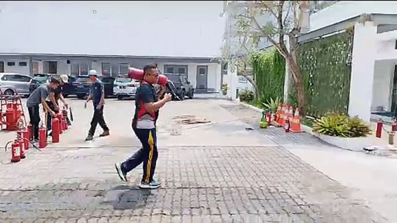 cara memadamkan api yang benar
