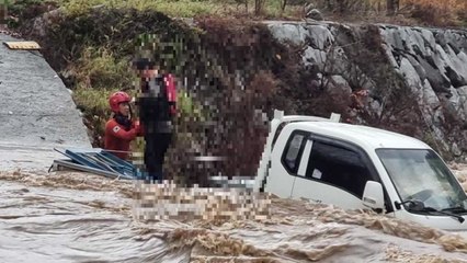 차량 고립·도로 침수...강원지역 강풍·호우 피해 속출 / YTN